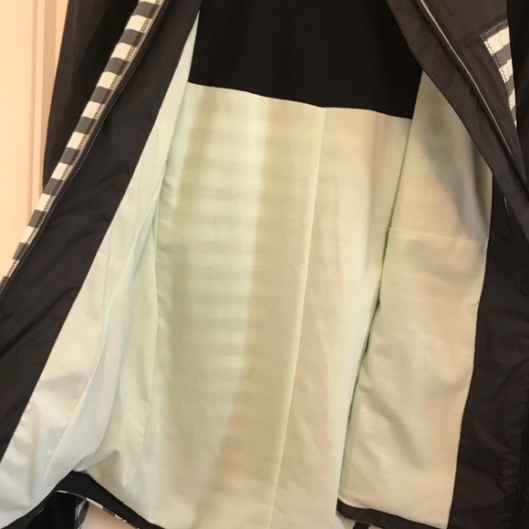 Lululemon Run : Get up and glow jacket mint moment size 6 - Picture 11 of 14
